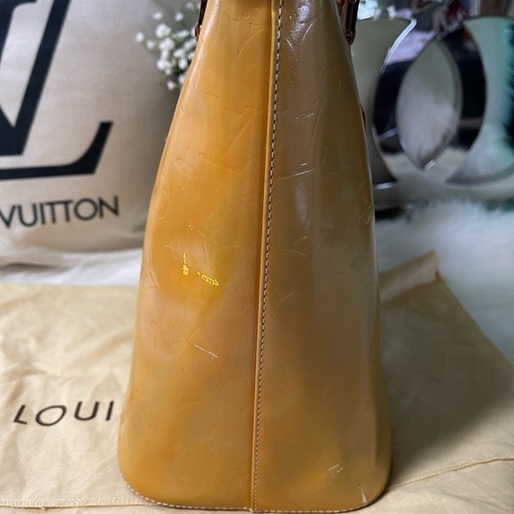 Louis Vuitton Yellow Tote Bag Vernis Empreinte Monogram 🎉for @lndutton only🎉 - Picture 4 of 14